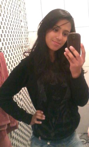 @P9_Official / Moreninha , feeia , retardada , Simpatica & vive no mundo da lua , quer saber mais ? só seguir (y)