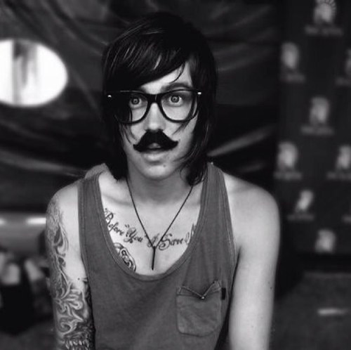 I'm a cuddle bear. Lets cuddle in Wonderland! ||RP, 18+, Bi, Single||