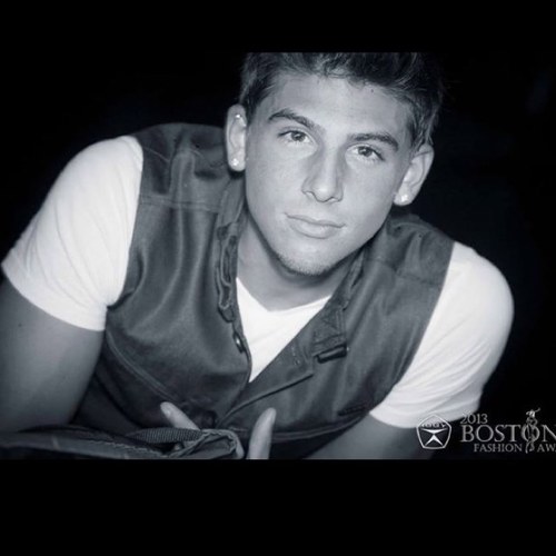 @b_capp is an incredibly talented artist who deserves to be as successful as he can be! #TeamBCapp #HowBoutThat