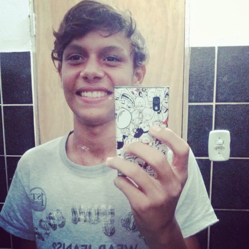 ~ seja feliz com o que tem. fique feliz por ser quem vc é.'