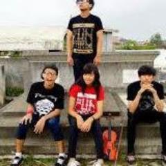 Menjadi seorang GAMER terbaik and love screamo