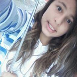 Alguns me chamam de louca, mais é apenas o meu jeito de ser feliz  ^^ .