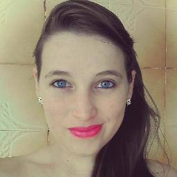 Apaixonada pelo que faço. Paraibana e nordestina com orgulho. Sangue italiano. Flamenguista doente; graduanda em Direito pela UEPB. Do @Gabriel_Brito ♥