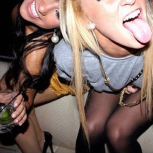 I'm Feeling Electric Tonight. 
Im the girl your parents warned you about. Drunk, spoiled & keeping it nasty ;*
 Avi is not me.
