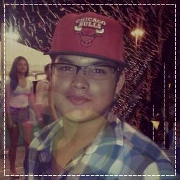 Amo futebol , pizza , praia etc .. sou uma pessoa que luta por quilo que quero . Amo minha familha e meus amigos sou uma pessoa um pouco ciumento ....