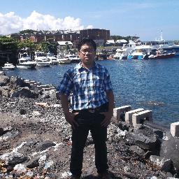 hendropb's profile picture. Sulit meyakinkan lalat bahwa bunga lebih indah dari sampah