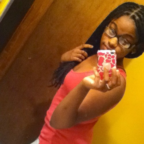 I'm Known As Tyi,I Hoop&& Sing .! Very Outspoken .! Blessed&&Gorgeous.! Independent,Well Content.!