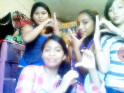 Hola Mi Nombre Es Abril Me Dicen Abii Soy Emefanatica 4Ever Y Yacarena Tambien 4Ever Y De Corazon Gracias Por Seguirme