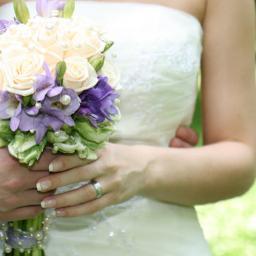 Whether you're the bride, groom, family or friend, you'll find everything you need to make this a Simply Pretty Wedding.