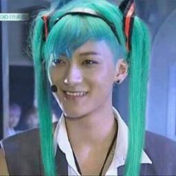 อันยองคร้าาาาเราเป็นอซฟ.น้อใครฟอลมาเราฟอลกลับน่ะจ๊ะ^0^ เราเน้นรีมากกว่าทวิตน่ะจ๊ะ