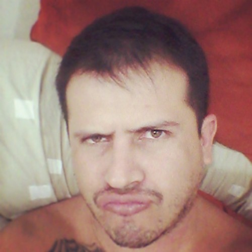 Yo nunca intentaré caerte bien ni me importa soy buen pana y me manejo un quintal de paciencia y a mis amigos los quiero de verdad EMELEC