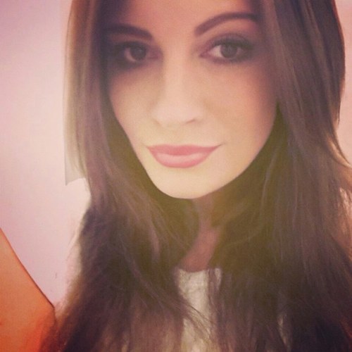 taylornatz's profile picture. Funny, loving & flirty. Don't take life too serious, love football and footballers. Follow me i'm not shy and i only bite when i have to! ;)