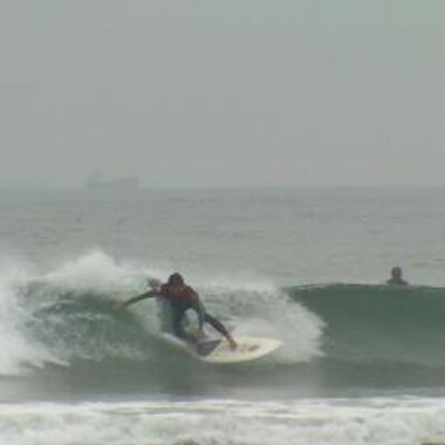 ディーティー 今日の鹿島 平井浜の波 腰腹 胸でショート ロングボードともに楽しめておりました 凄い風でしたが 台風11号極強オフの平井浜 鹿島 腰腹 サーフィン Http T Co Gsfgomnada