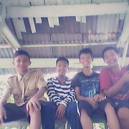 alpinlur's profile picture. bangsat lo njing gua tonjok pla lo buyar