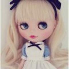 BUCK_Shannon's profile picture. 13. Bookworm, aspiring author, daydreamer. 'Let your smile change the world, but don't let the world change your smile.' ♥