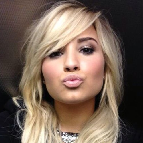 demetria lovato ❤ Buy DEMI here NOW! http://t.co/rvnOXLgo2X✌ MADE IN THE USA TO #1

IGGY AZALEA ❤ THE NEW CLASSIC
