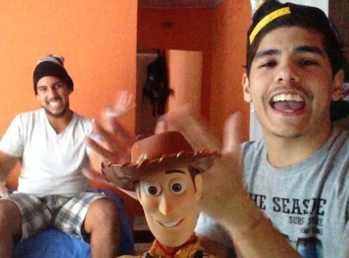 Canal Youtube:http://t.co/4VNGlo7qII
Twitter Greg: @supergregori
Twitter Winds: @MuriloWindson
