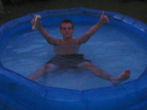 16 Jaar ~ Mooi Maf ;) ~ #Keet ~ZuIdWoLdE ~ msn: hanschonewille@hotmail.com voeg maar toe.