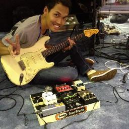 Indonesian musician, guitar&bass lover, sound operator&engineering lover, music director,,,i like punk, rock, and fusion