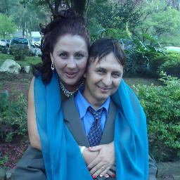 sou casada ha 23 anos e tenho 3 filhos 2 meninas e 1 menino morro em ponta grossa e sou catolica