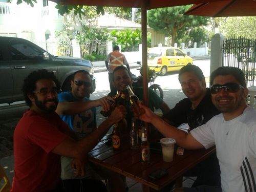 Presentador de las noches de Karaoke en @HardRockCol Cantante y Comediante Frustrado!