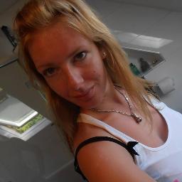 Eigenaar CreaDewi.nl, hovenier,zaagster,gitarist,blogger,dochter,zus,vriendin