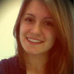 amanda_zancan's profile picture. “Ela imagina flores com cores que não existem em nenhum jardim.”