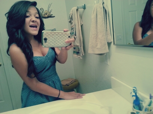 follow me on ig : cassandra_molinaa