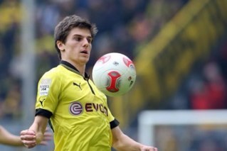 FanPage: Jonas Hofmann. Alles over het talentje van Borussia Dortmund en Dortmund zelf.