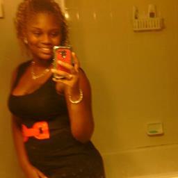love to clown ,(single) ,r.i.p grandma, follow me i follow back ;) love my sisters