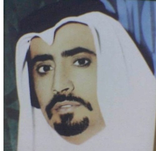 أُحِبُّ الصالِحينَ وَلَستُ مِنهُم ‏لَعَلّي أَن أَنالَ بِهِم شَفاعَه ‏وَأَكرَهُ مَن تِجارَتُهُ المَعاصي ‏وَلَو كُنّا سَواءً في البِضاعَه.
