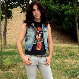 Guitarrista en Xbolt: http://t.co/cU6g3hd4dI