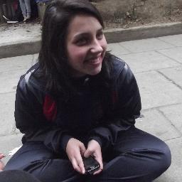 Enamorada de reír y de mi novia.