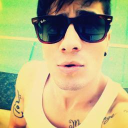 E mesmo que o sol se apague,que o mundo se cale eu vou continuar te amando @guittencourt sz Dona: @PAND4SENS0AL criado em:24-04