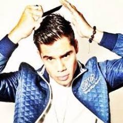 Sou fã de 6 Anjos , Mas o micael é lindo demais