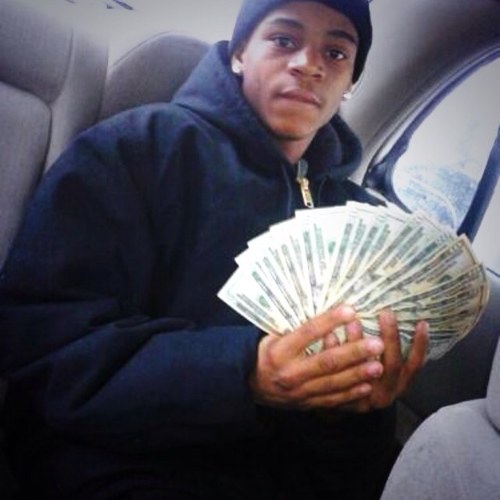 Neva Turn Ya Back On Da Niggas Dat Yu Thug Wit Bitch Dat Yu Really Like Neva Fall In Love Wit..