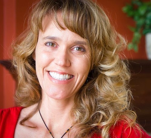 Dr. Dawn-Elise Snipes has worked as a clinical psychotherapist, sober coach and educator since 1997.  She believes in brief, solution focused approaches.