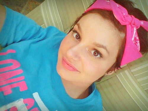 Just a girl tweeting her mind.