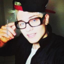 directioner and leonete ♥ Seguida pelo Chris (: