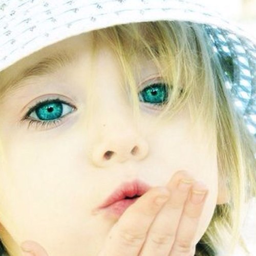 لا تجعل شيءء تاافہ يكدر حيااتك فاانت في داار عبور ، ۈ كل ماا فيهاا االى زواال عش آياامك بنكهہ االحب .. ۈ اارسم على محيااك آبتساامہ تجذب االاخرين االيك