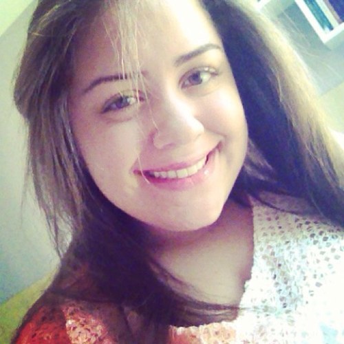 Feliz com a Vida,gosta de aventuras, cinema, teatro, tecnologia, ,ama musicas, fotografia. / Profissao: Producao Audiovisual etc.19anos instagram:  @isa9413
