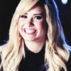 (SEGUE , QUE EU SIGO DE VOLTA) Guerreira , batalhadora, linda ... realmente nossa inspiração ! CONTA DE FÃ@ddlovato,
