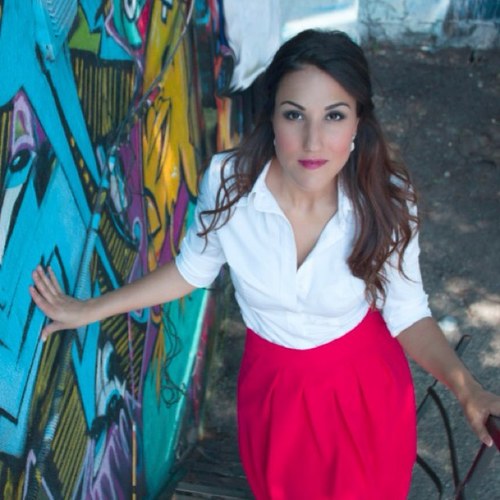 Naturopathic doctor, speaker, food & music lover. Passionate about empowering others to live healthier lives from the inside out. Join me!