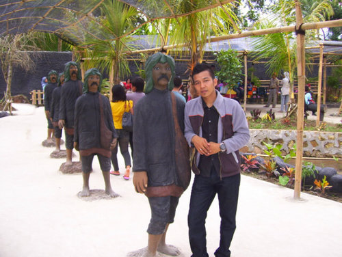 Gue orang ga muluk2, kalo itu putih gue akan katakan putih. Kalo itu hitam gue akan katakan hitam pula. Apa pun aktivitasnya yang penting ENJOY AJA