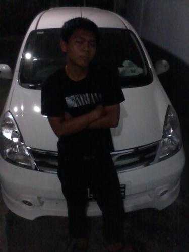 Tetap berdiri kuat walau tampa meraka......