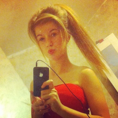 Charlotte letitia crosby is my Idol!! Just made this follow i'll follow back?
I'm thirteen/13 !!