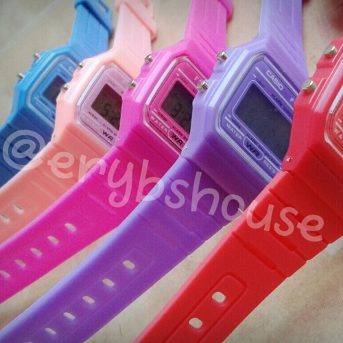 Ready stock all about the cheapest WATCH and BAG! Order by SMS: 081901848494 - PIN: 22E4A2A8 - Line/Instagram: erybshouse. COME SHOP 'TILL DROP!