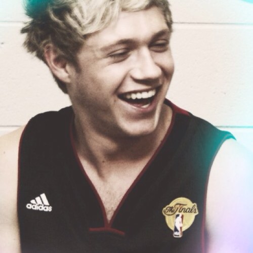 «Don't let me go
'Cause I'm tired of feeling alone»