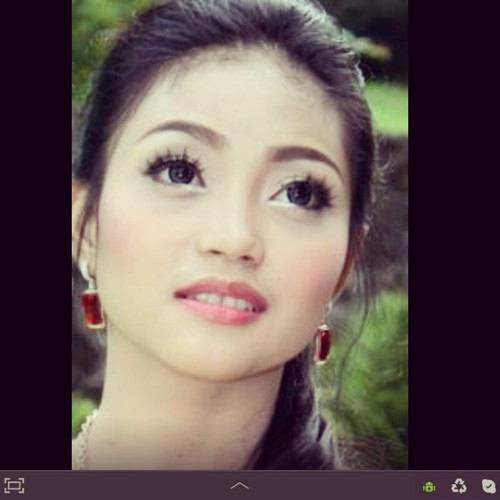 A Girl with the cute Smile, Easy to Be with but not Easy to get, A  frustrated Singer and a  Dreamer! -