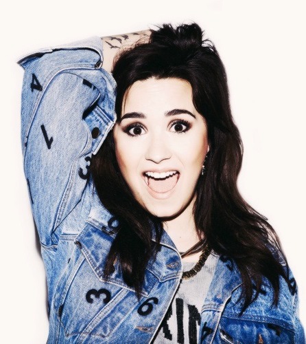 Demi is getting hotter, don't you dare disagree.